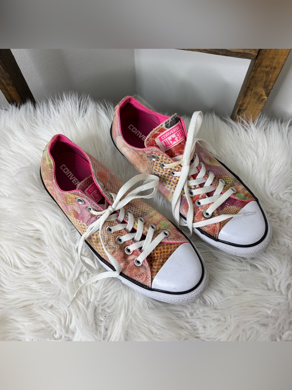 Converse Women’s Low-Top Sneakers in Pink Multi Floral Size 11